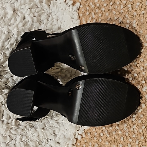 Worthington Heels - Picture 8 of 17